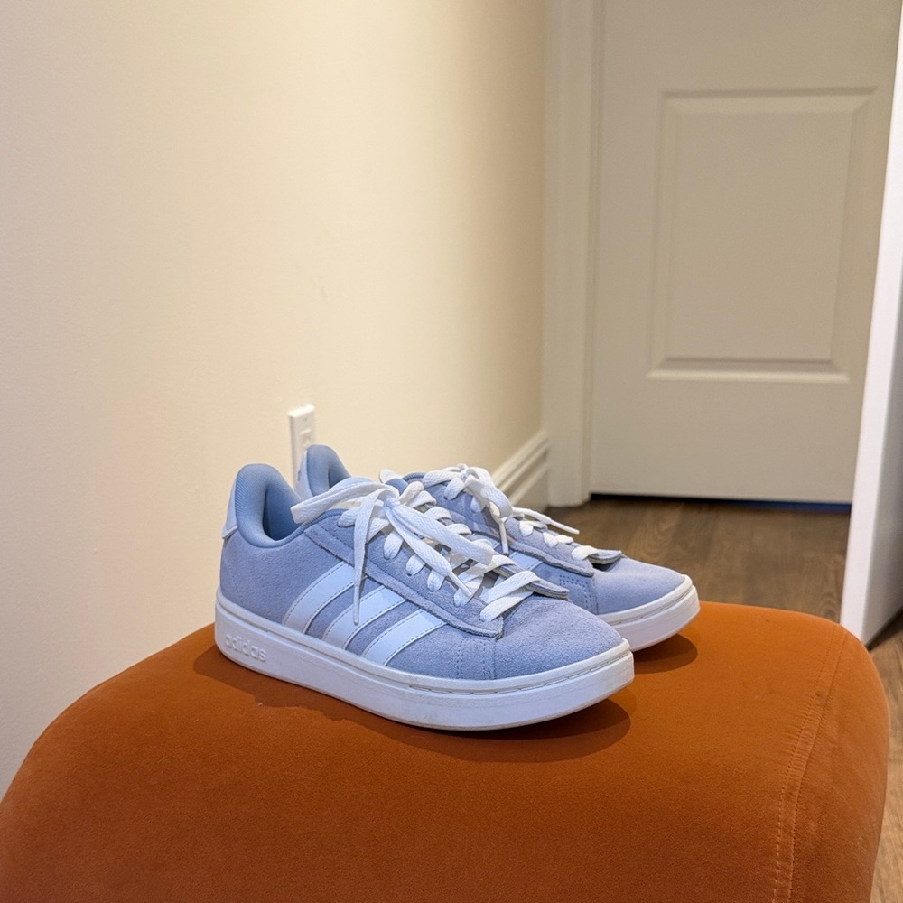 Adidas Campus ‘00s light blue
